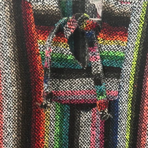 Poncho - Picture 10 of 15